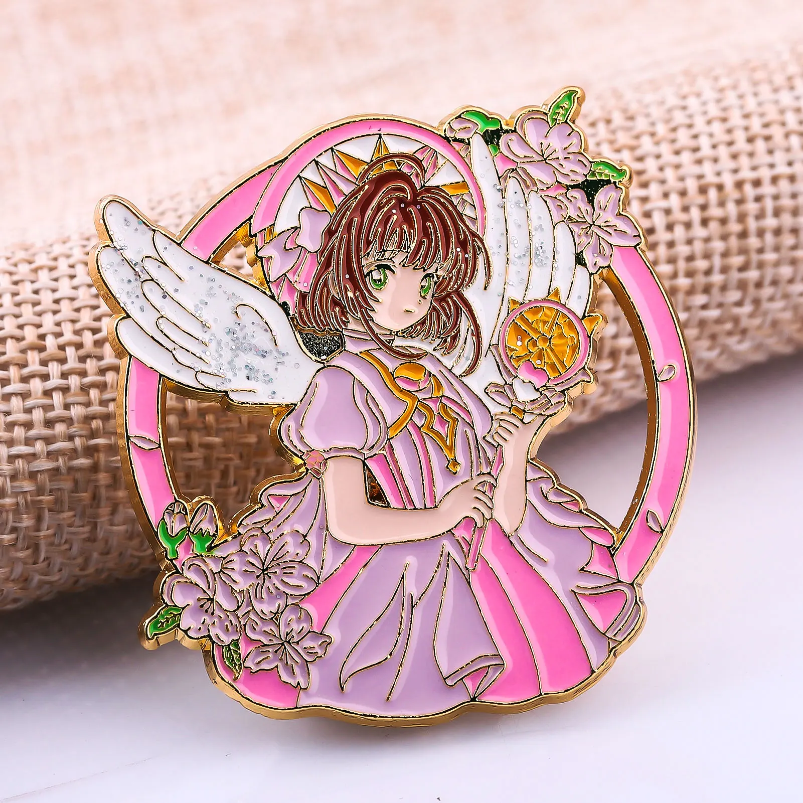 أنيمي بطاقة الآسر الكرتون لطيف كينوموتو ساكورا المينا دبابيس للنساء الرجال شارة التلبيب الفتيات تأثيري الدعائم بروش مجوهرات هدايا