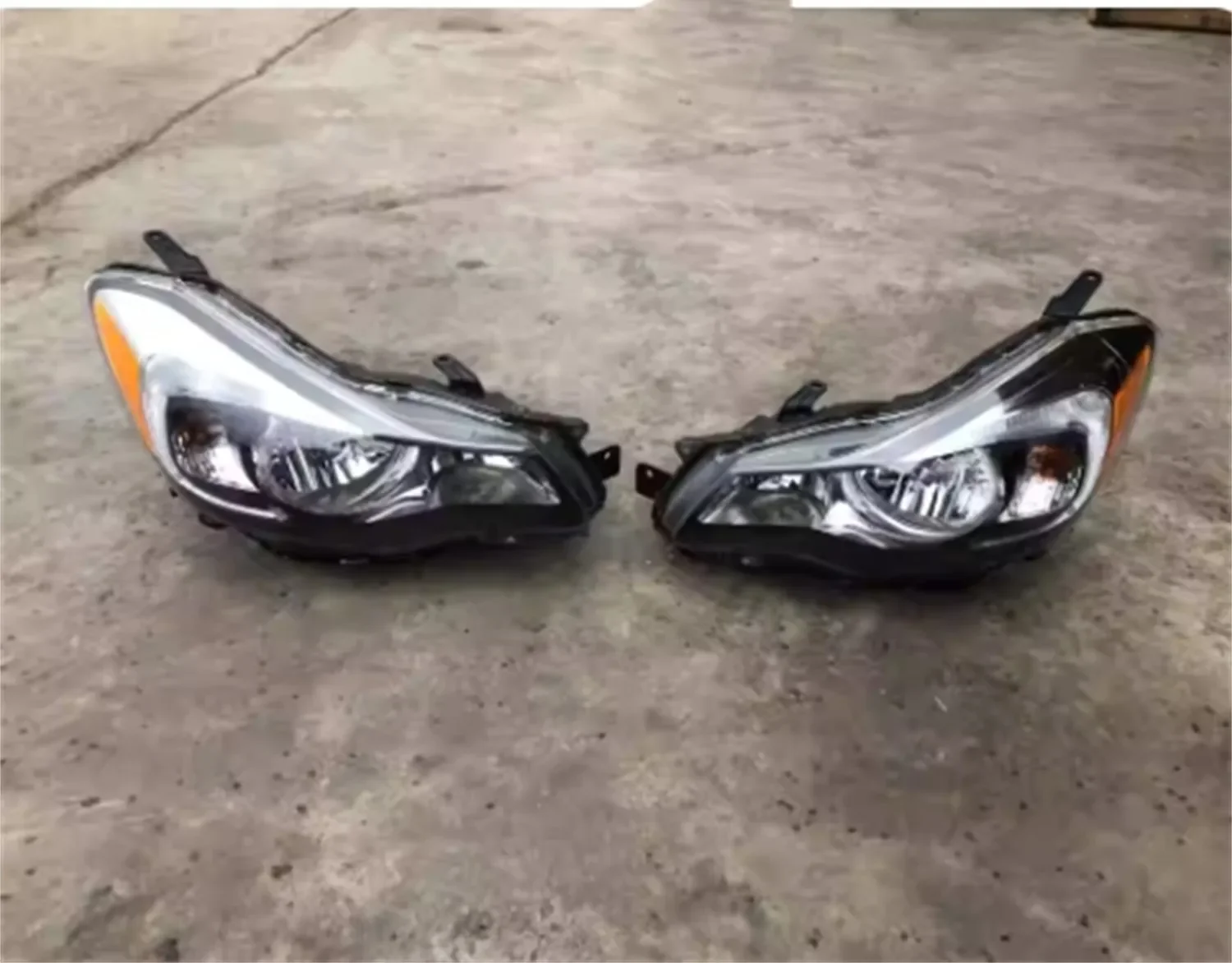 

Xenon Headlight Headlamp for Subaru XV 12-17 DRL Daytime Running Light Turn signal