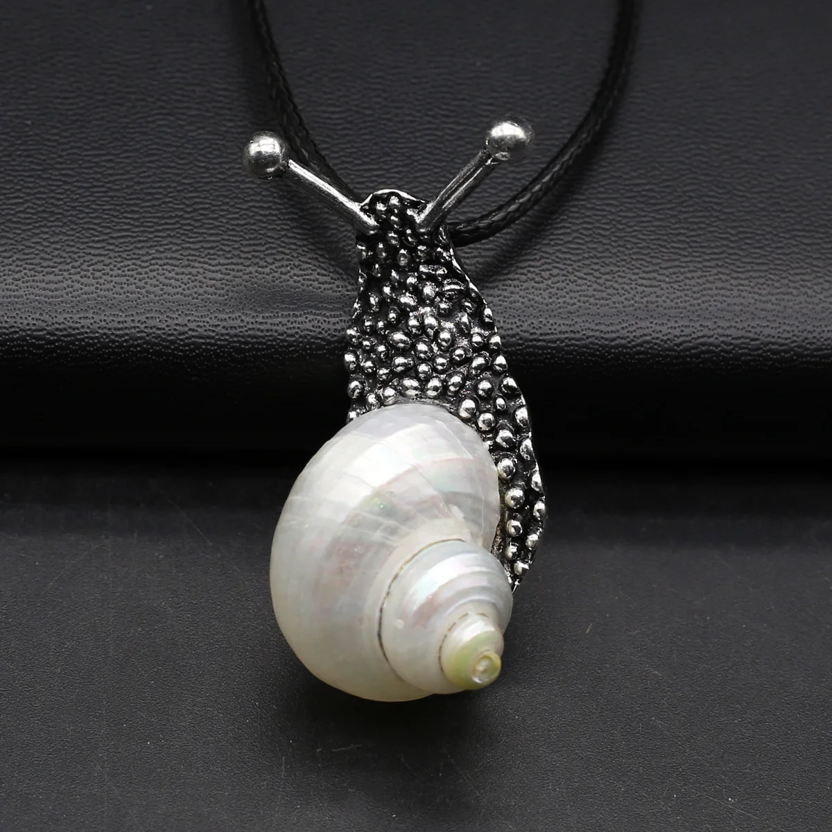 Natural Shell Animals Necklace Snail Shape Natural Abalone Shell Pendant Necklace for Women Men Jewelry Trendy Gift 55x30mm - Image 3