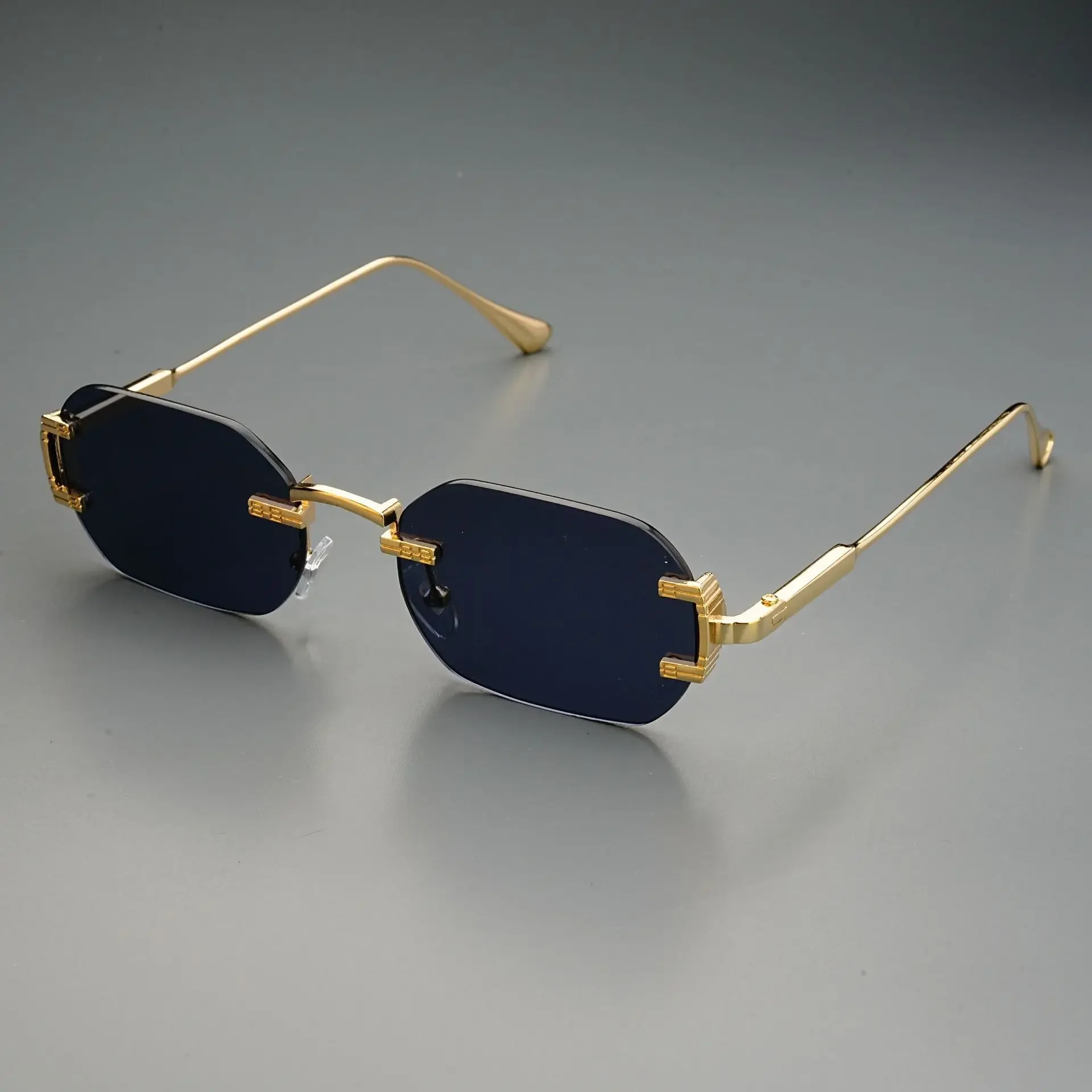

Small Square Rimless Sunglasses Women Retro Square Luxury Brand Designer Vintage Sun Glasses Men Daily Wear Outdoor UV Eyewear