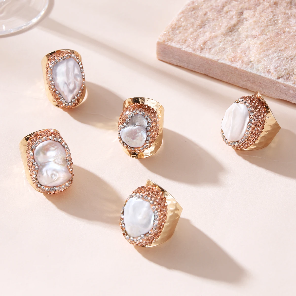 Bague en perle d'eau douce baroque naturelle, faite à la main, avec quartz et pierre soudanaise, bijoux pour femme, design mixte, pierres précieuses