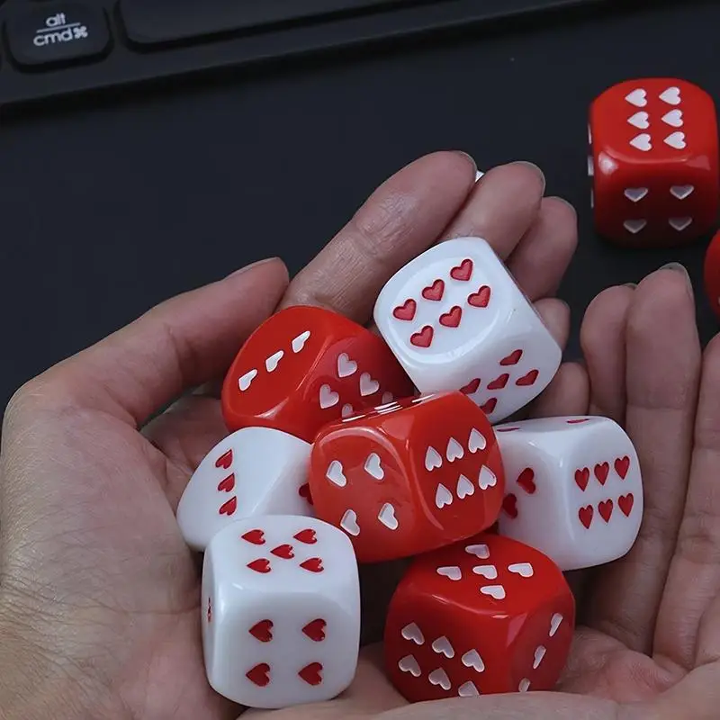 New 1/2/4Pcs Heart Shaped Acrylic Dice Round Corner Gaming Dice For Bar Party Family Board Game Accessories