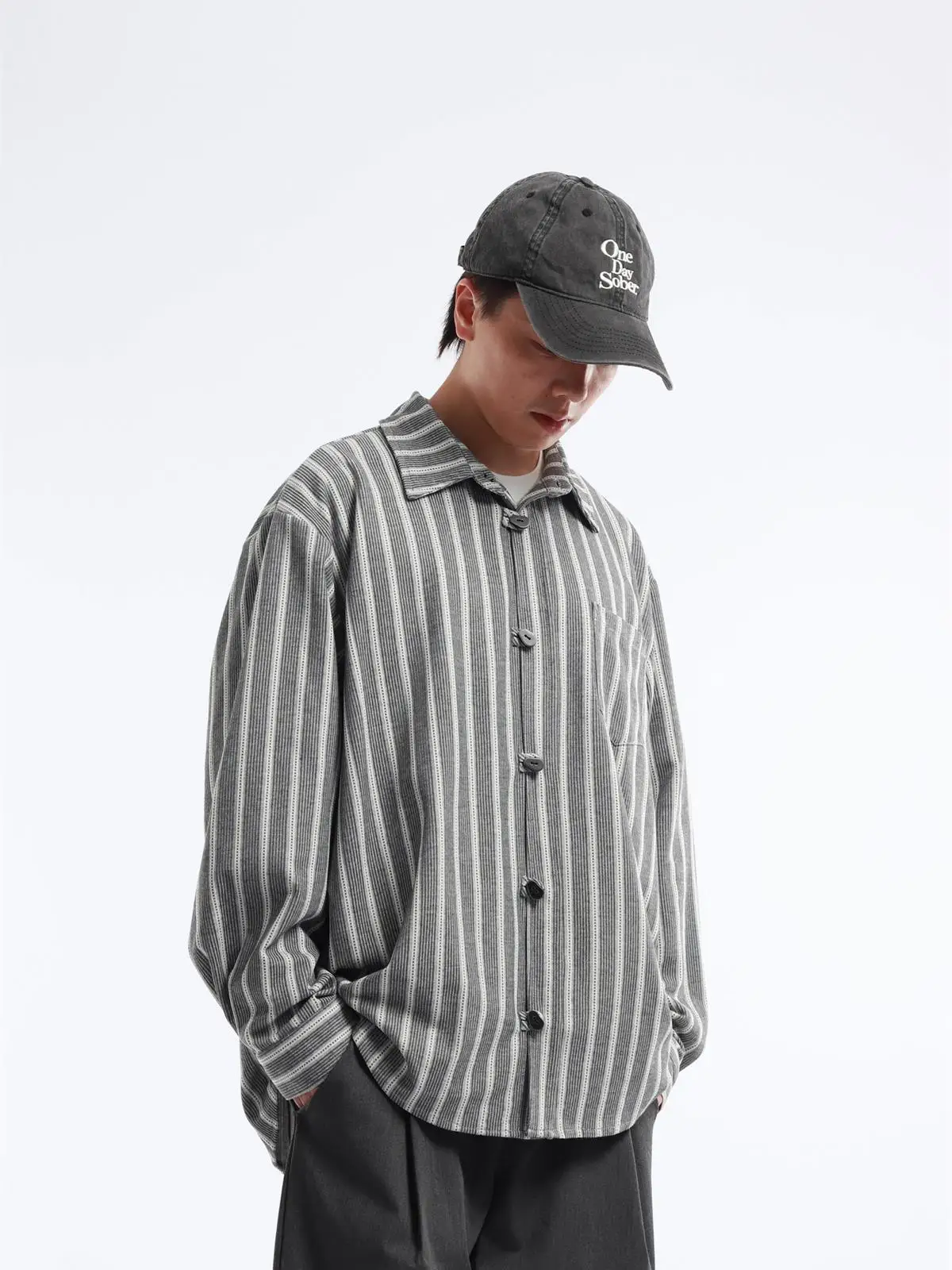 Retro Striped Long Sleeve Button up Open Cardigan Shirt Loose Fit Collar for Men And Women Autumn Fashion New Arrival