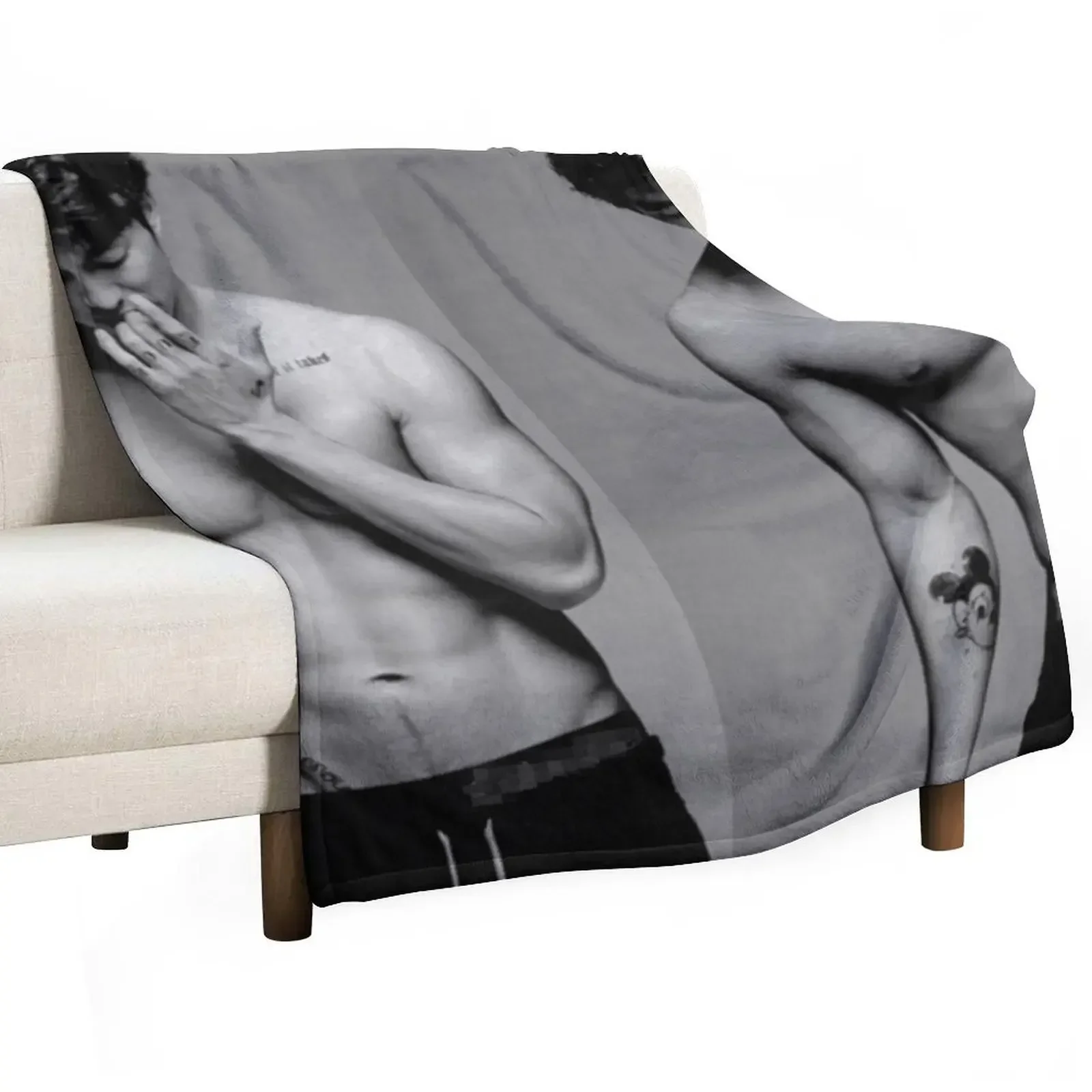 

Gong Yoo BW Throw Blanket Soft Warm Blanket Gift for Men Women Adults