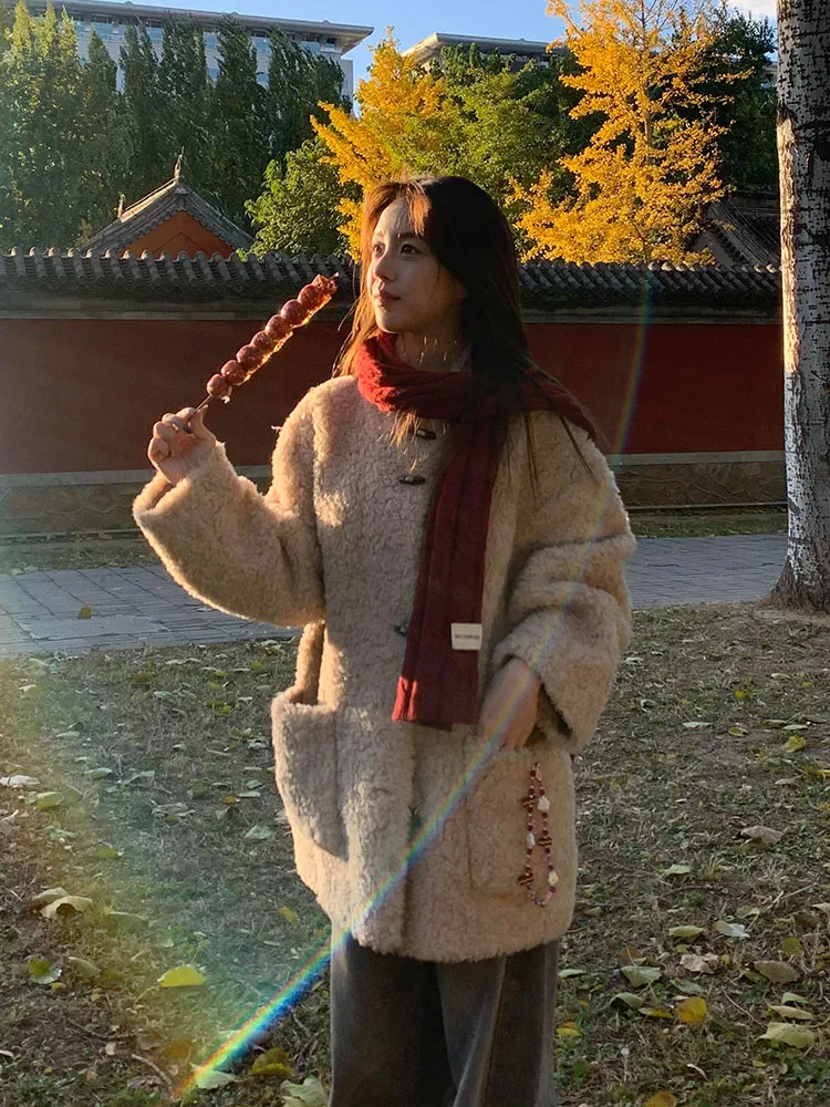 

New plus Size Lamb Fur Jaet Women's Thi Casual Leather Fur Coat Winter Warm Stand Collar Button Closure ket Detail