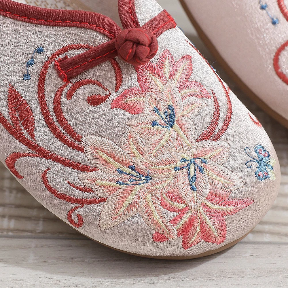 Veowalk Women Cotton Embroidered Flat Mules Slippers Round Toe Retro Chinese Style Comfortable Soft Home Shoes for Ladies