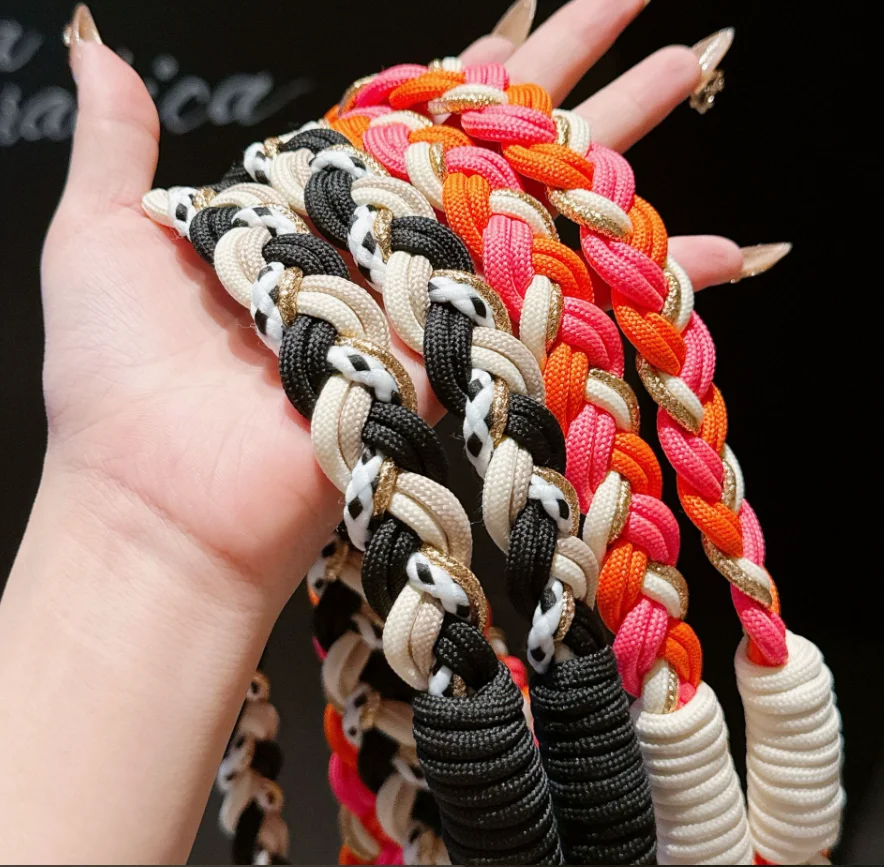 

Cross-body phone lanyard for women, long and durable, braided cord for outdoor travel and hiking to prevent loss