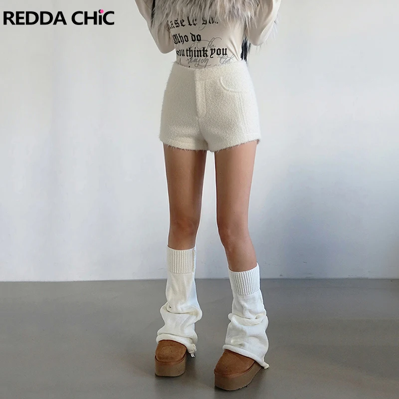 

REDDACHiC милые шорты с низкой талией из овечьей шерсти, теплые флисовые шорты с разрезом на манжетах и карманами, белые нечеткие шорты трапециевидной формы, повседневная зимняя женская одежда