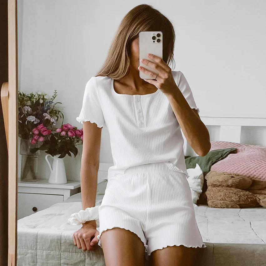 

Летняя вязаная женская пижама в полоску, мягкая повседневная одежда для сна с квадратным вырезом, домашняя одежда, шорты, комплект из двух предметов, белая однотонная пижама