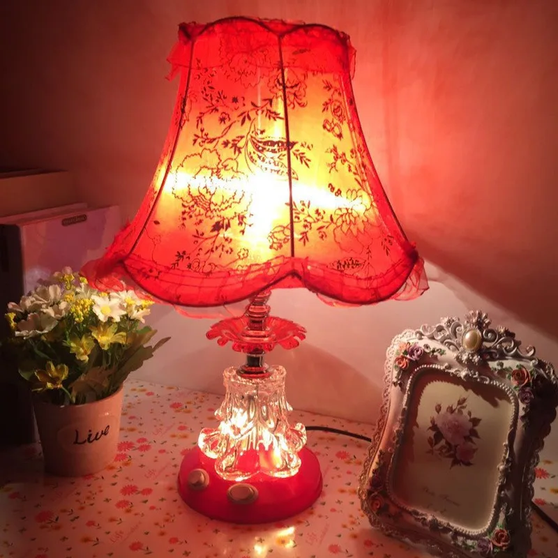 European-style bedroom bedside lamp, creative minimalist modern decorative wedding room night light, pastoral wedding table lamp