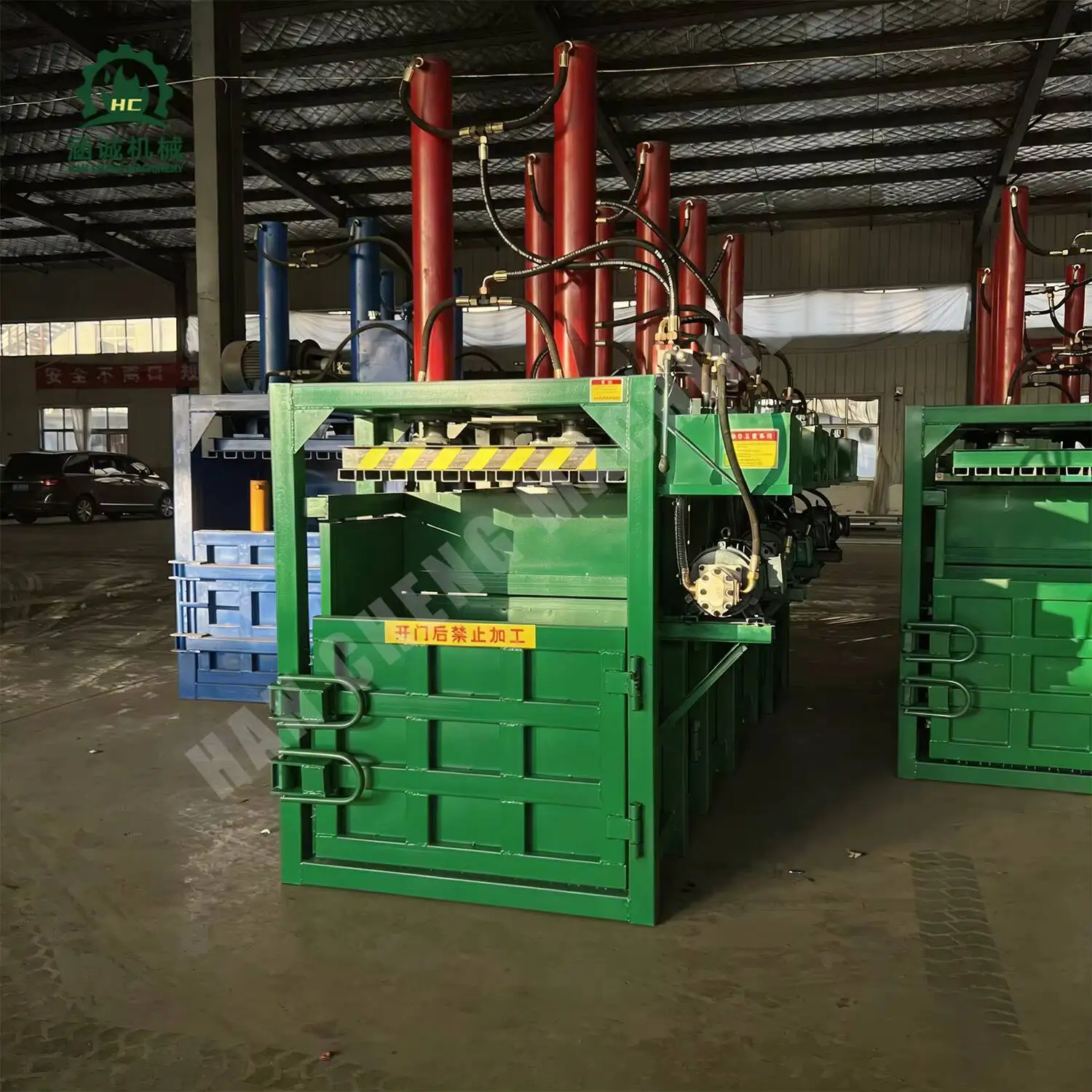 HC Vertical Hydraulic Baler Press Machine For Cardboard, Waste Paper, Plastic And Textile