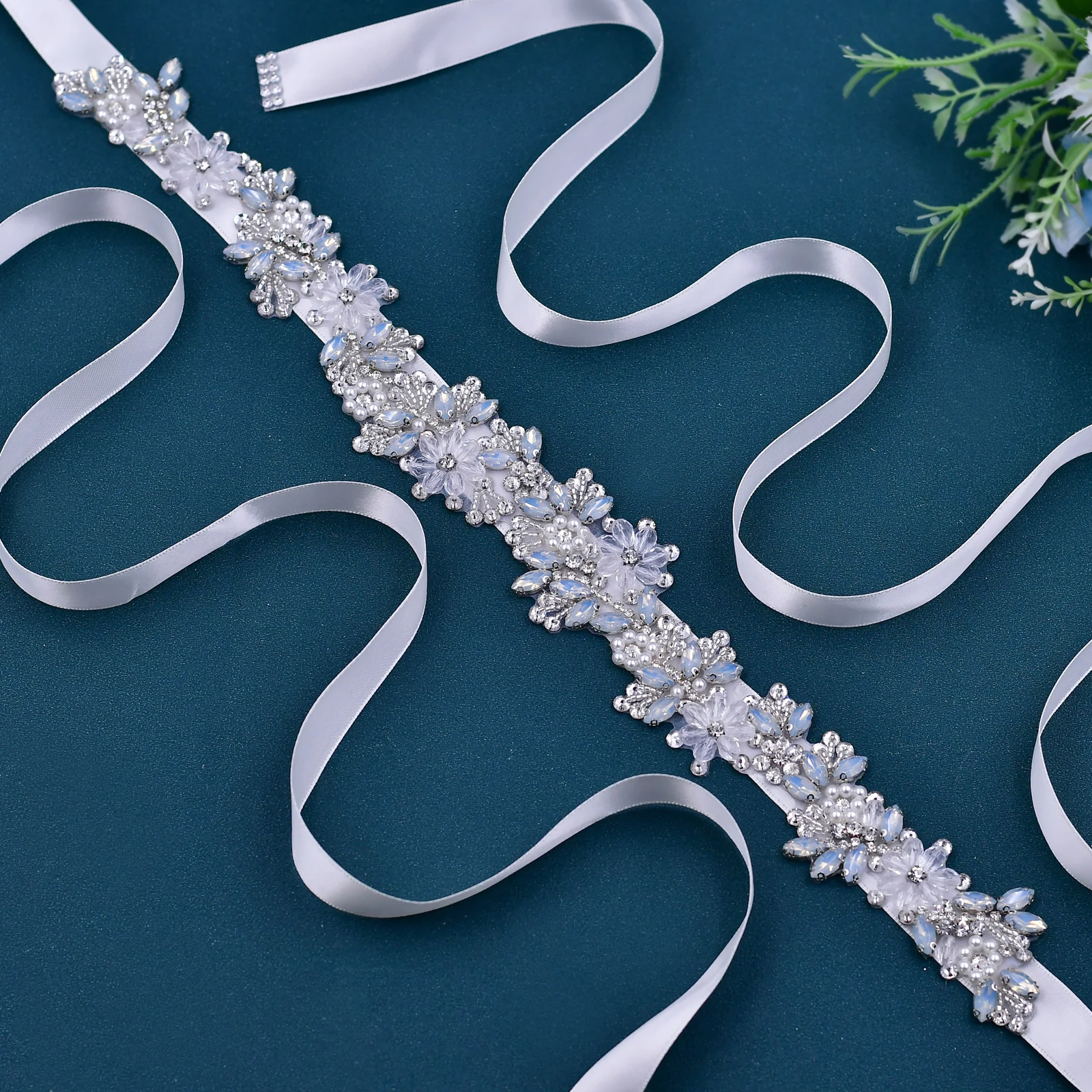 Ceinture de mariage en biscuits à la mode pour femmes, fleur de cristal et lait, accessoire de mariée, ajout élégant pour la fête et le Rh, S434