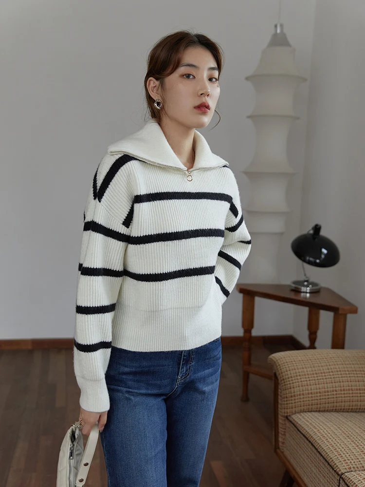 DUSHU Winter Thickened Half-open Zipper Lapel Striped Sweater Women Slim Black White Striped Loose Short Knit Sweater Women Tops