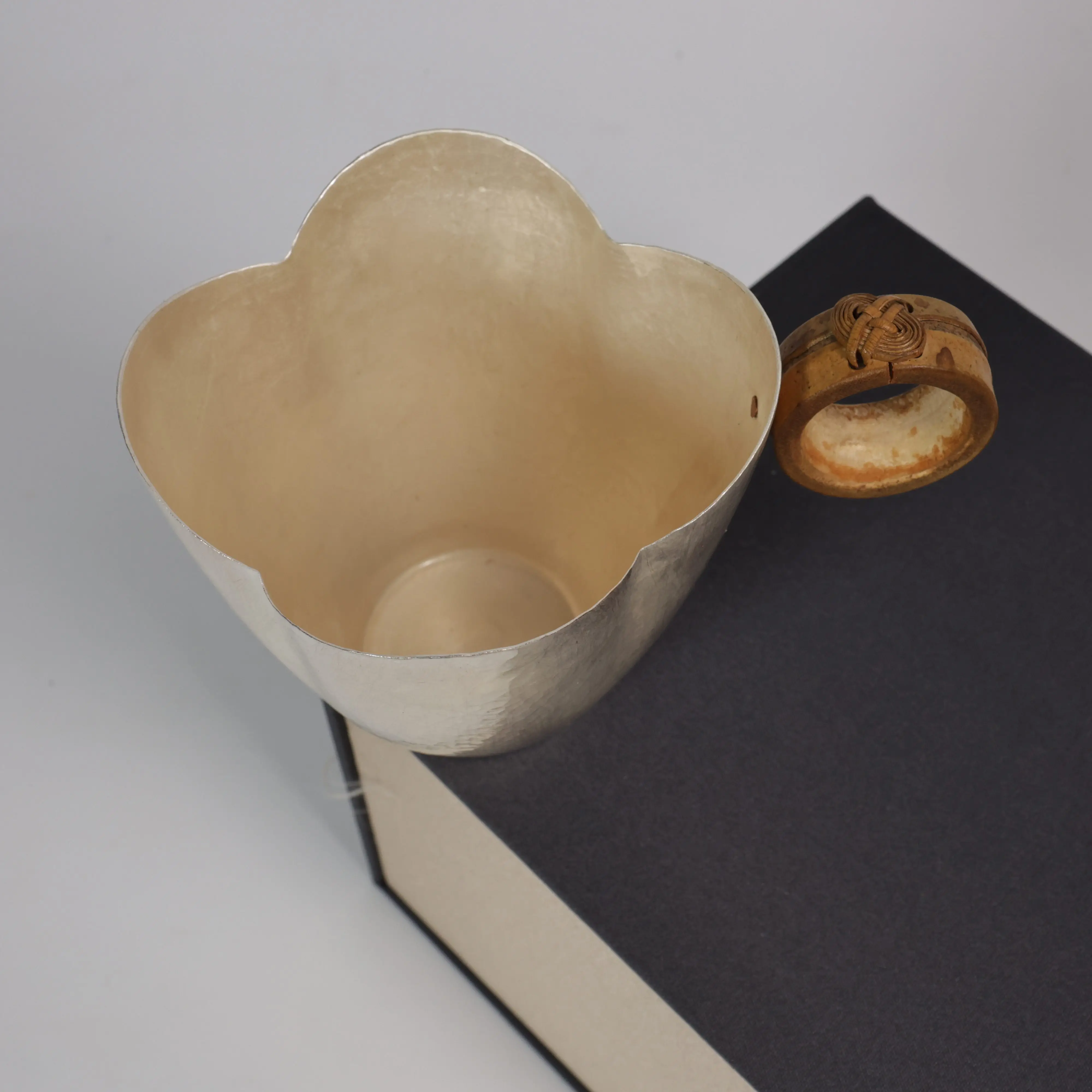 Silver-plated eco-friendly teacup petal mouth design bamboo handle handmade tea set Yunnan origin 200ml capacity