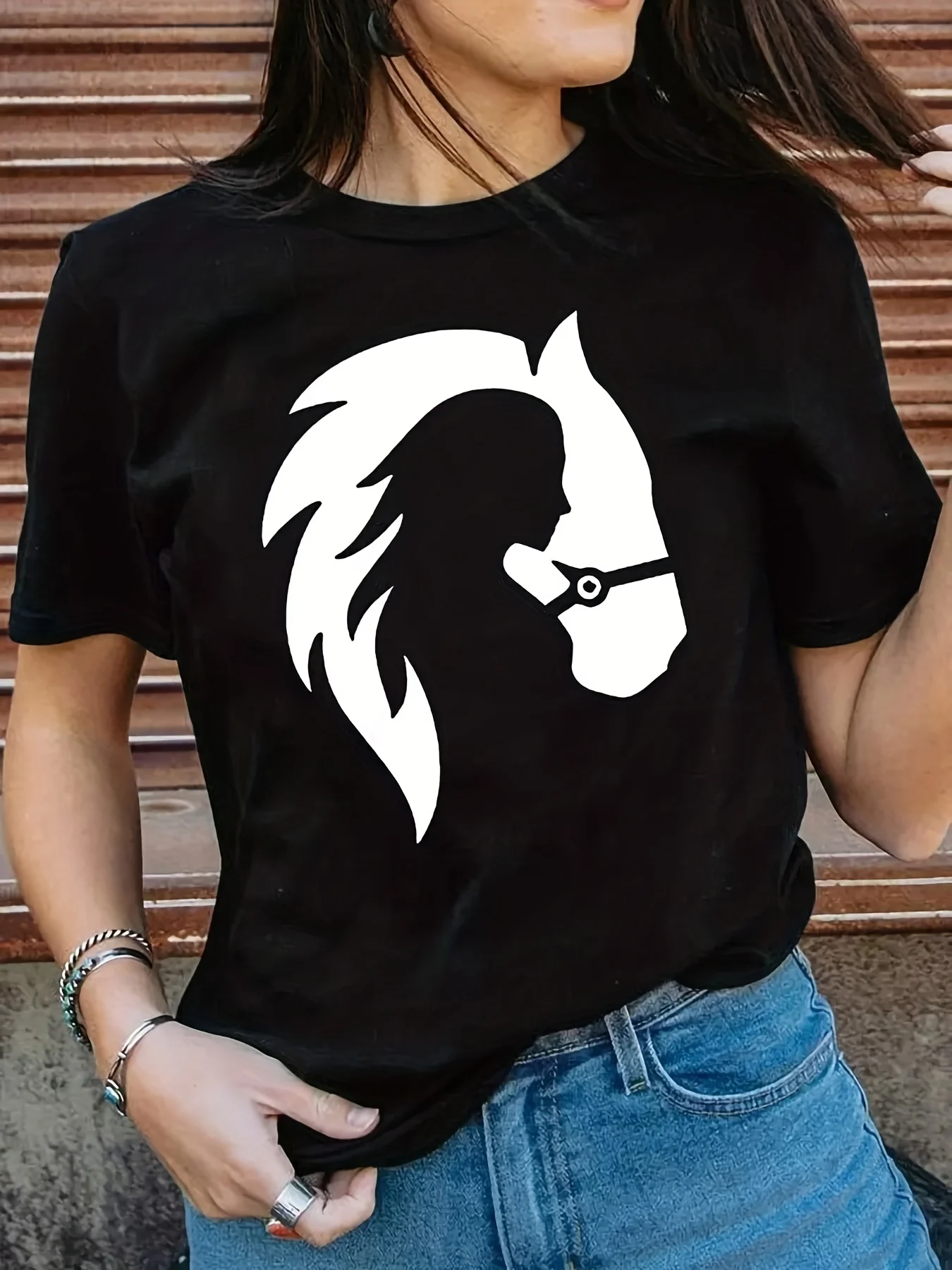 Summer and Spring Women's Short Sleeved Round Neck Casual Top, T-shirt with Horse Head Pattern Printed on It