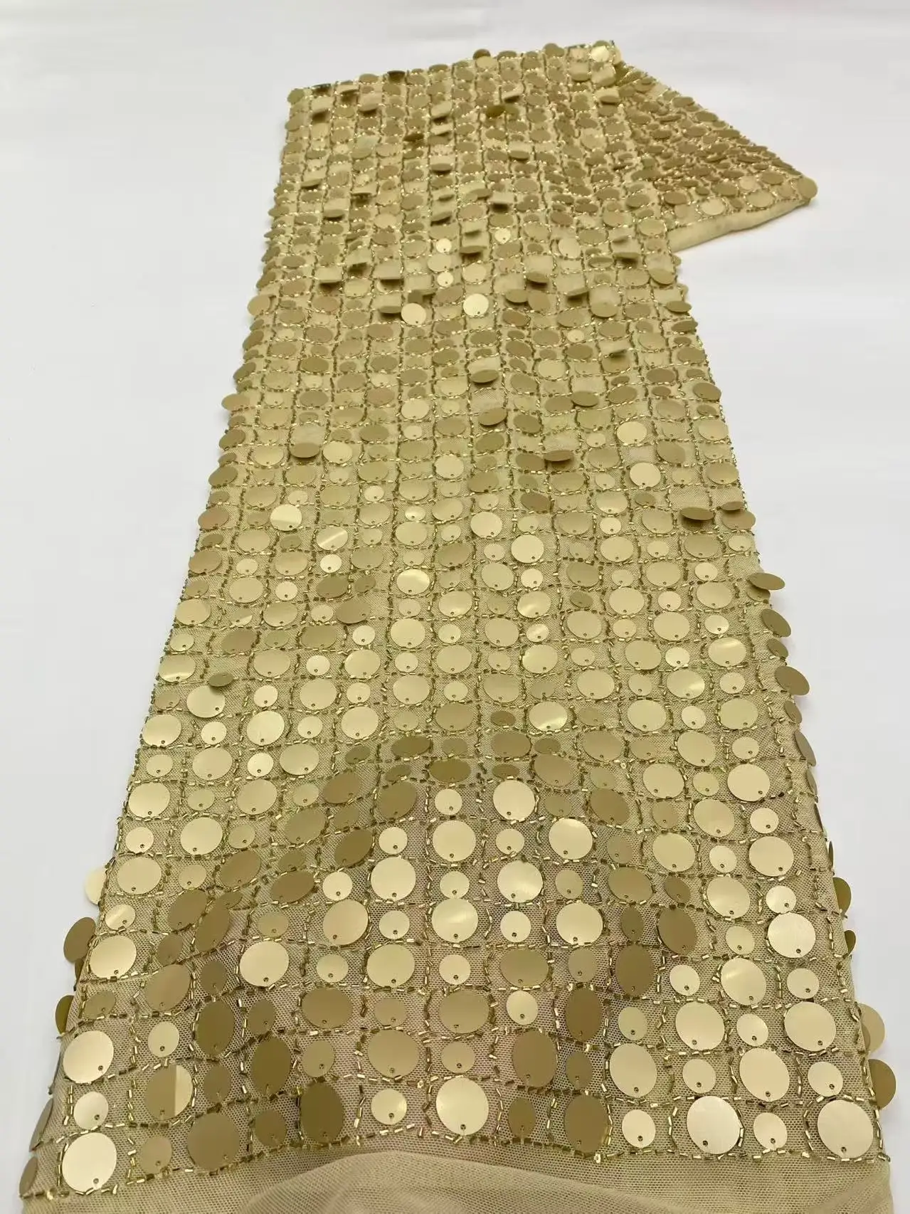 Hot Sale African 3D Large Sequins Lace Fabric Fashion Nigerian Sequins Lace French Tulle Fabric For Wedding Party Dress Sewing