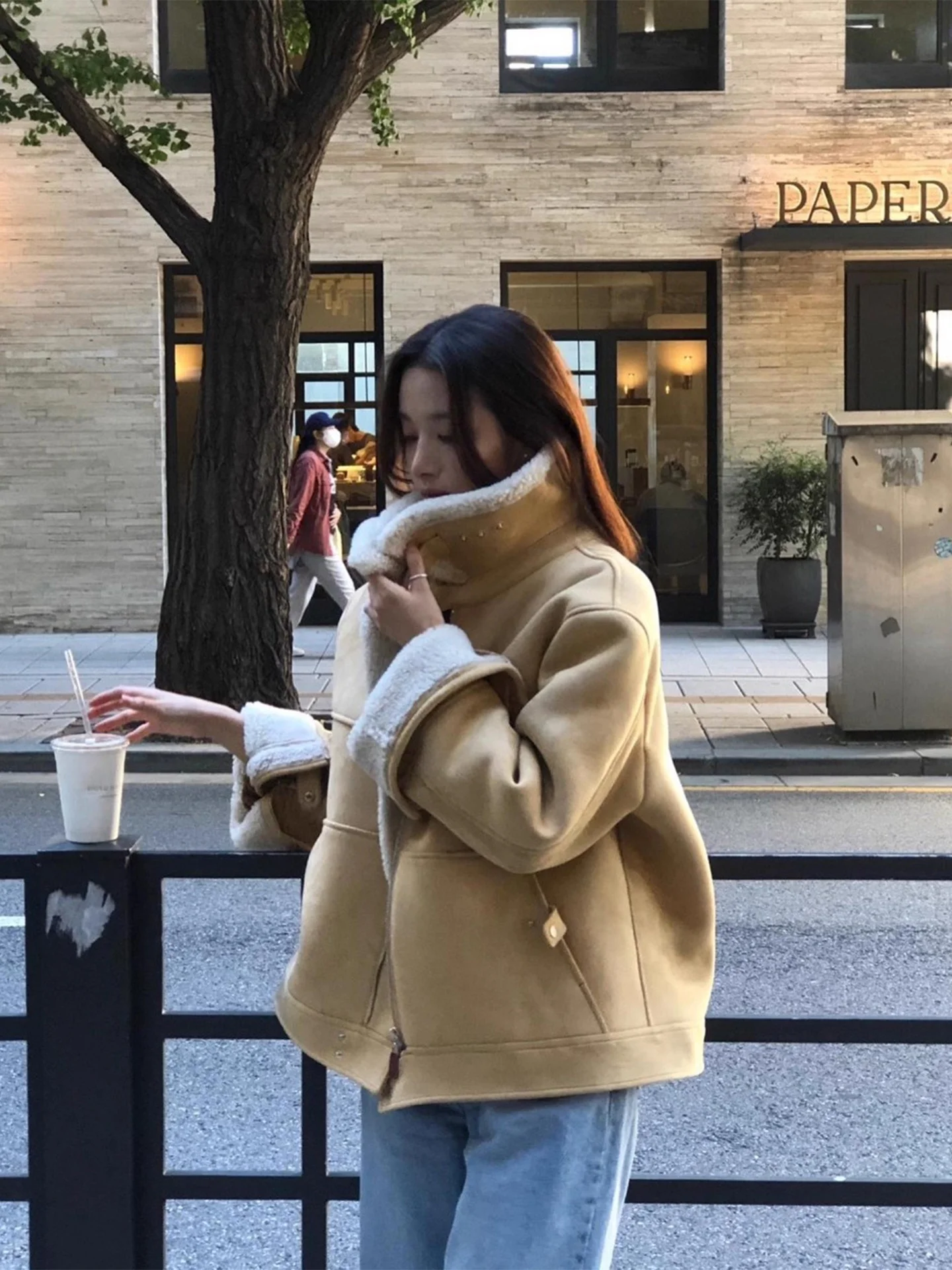 

Retro Spliced Lamb Fur Jaet Women's Winter New Faion Warm Motorcycle Clothes Top Polyester Fiber Long Sve Zipper Closure