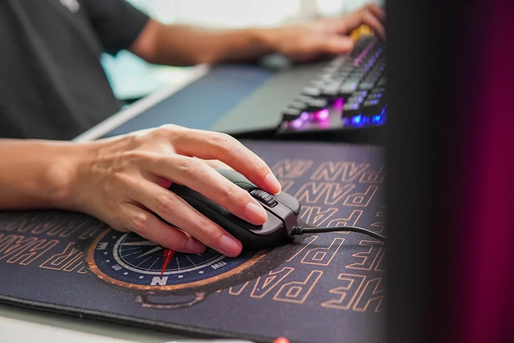 Creative Pan Mouse Pad All-Natural Rubber Non-Slip Bottom Small Desk Mat 400x300x4mm for E-sports Gaming Mouse