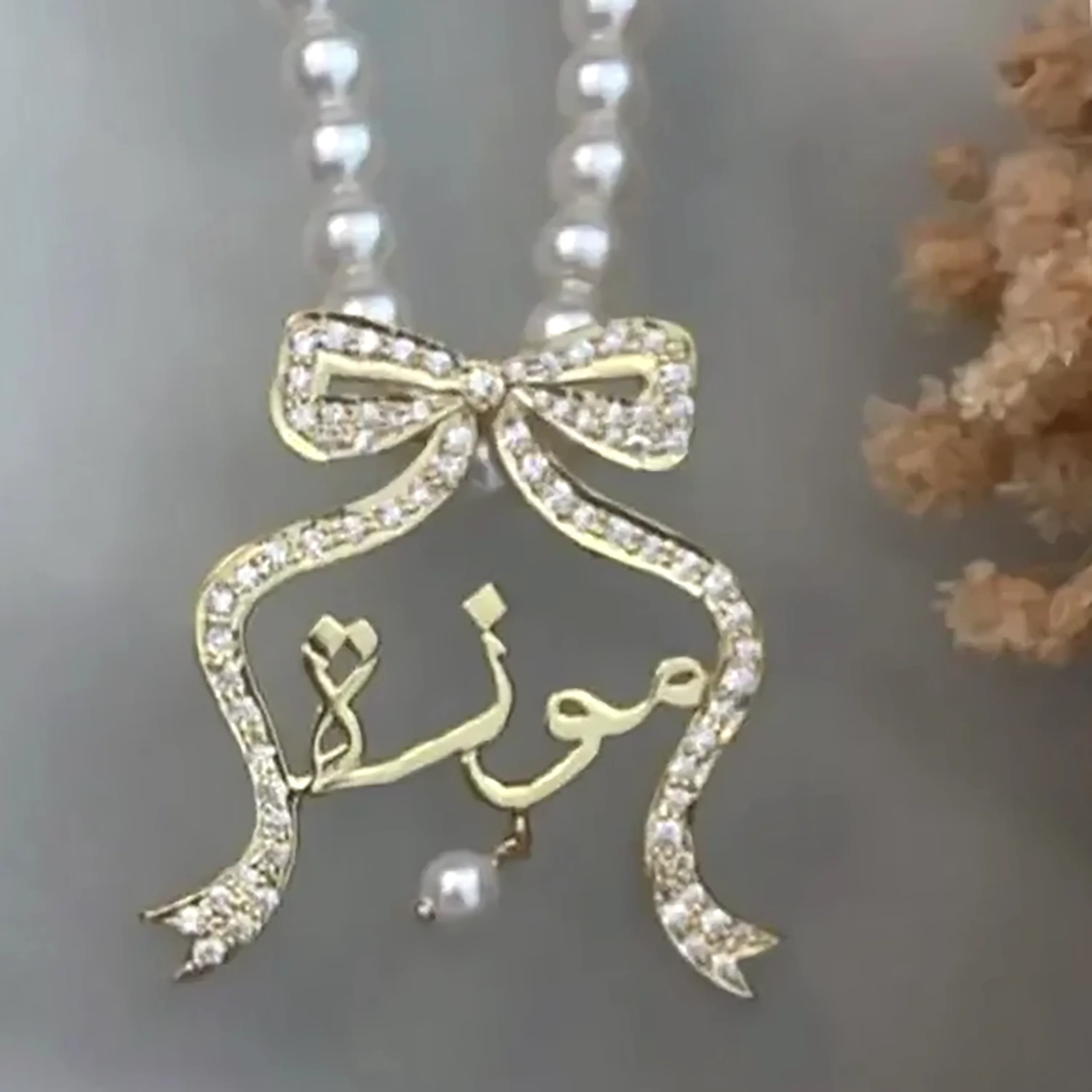 

Arabic Traditional Clothing Enjoys Customized Services Mid-To-High-End Products Status Symbols And Jewelry For Ladies.