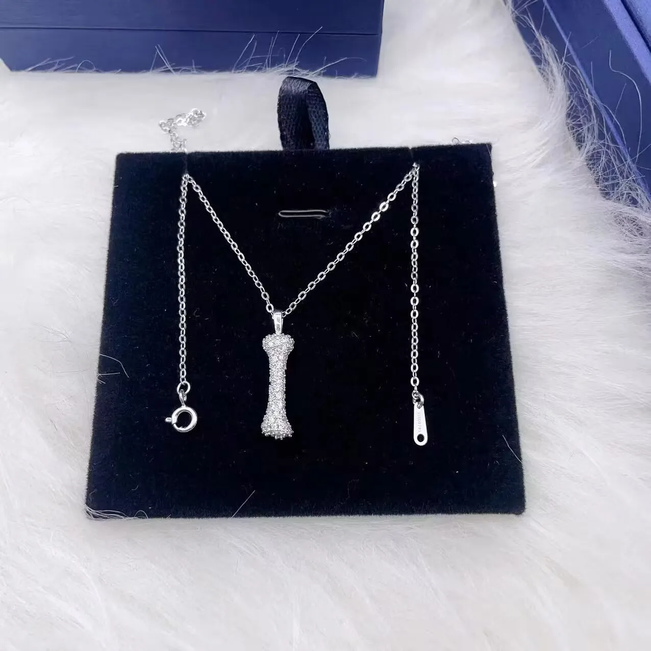 Versi yang ditingkatkan! Kalung liontin tulang perak murni 925 serbaguna Wang Yibo memancarkan pesona tulang selangka yang halus