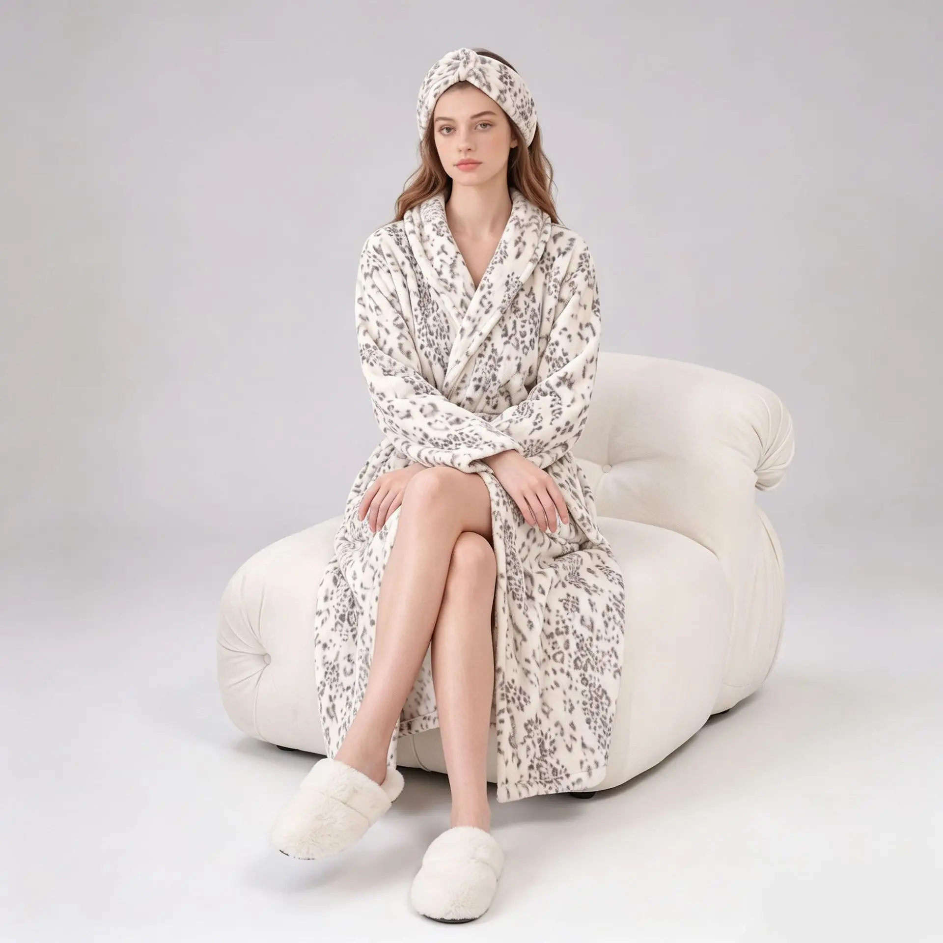 Thickened Long Sleeve V Neck Velvet Home Clothes Women's Sleepwear Absorbent Bathrobe Autumn Winter Coral Fleece Long Bathrobe