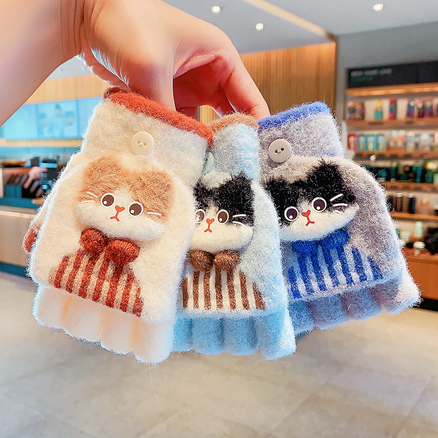 Koreanische niedliche Kinder-Plüsch-Handschuhe mit Cartoon-Katzenmuster und Schleife, 6-12 Jahre, warme Winter-Wickelhandschuhe mit halben Fingern zum Schreiben – Detail 8