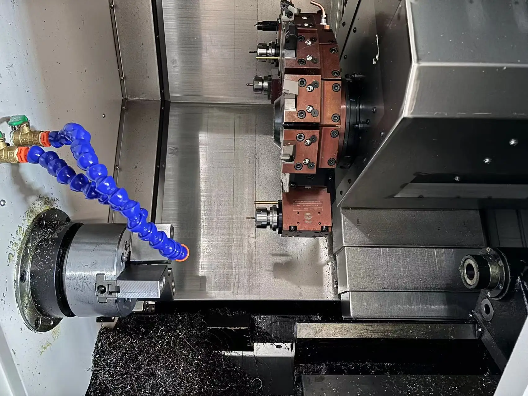 Turret Type with Y Axis CNC Lathe Machine Turning and Milling Function Syntec System with 15 Tools Stations