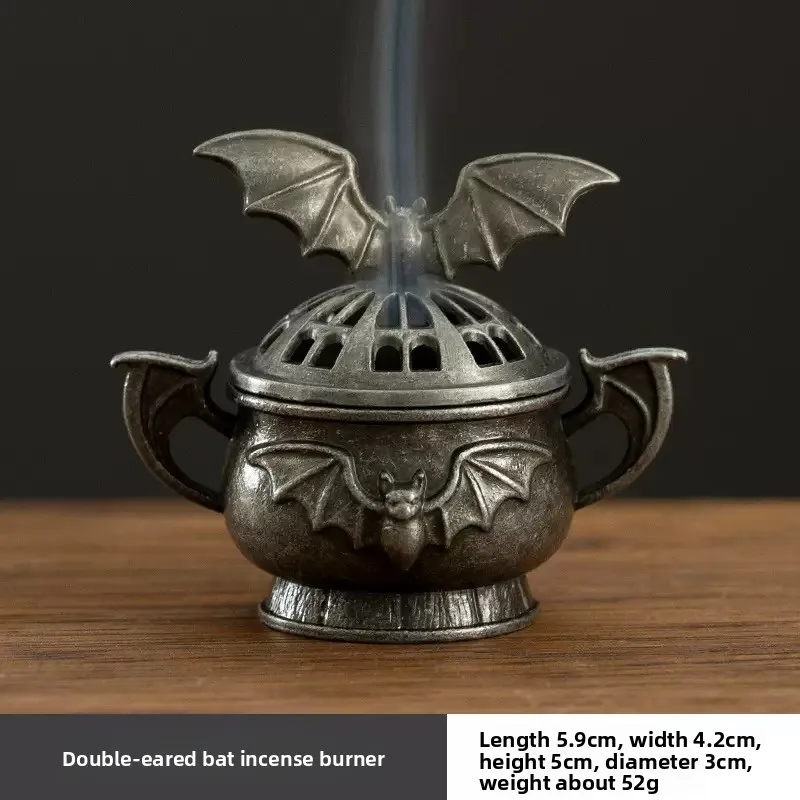 Creative bat small incense burner alloy aromatherapy burner agarwood small xiangyun piece for home indoor incense burner