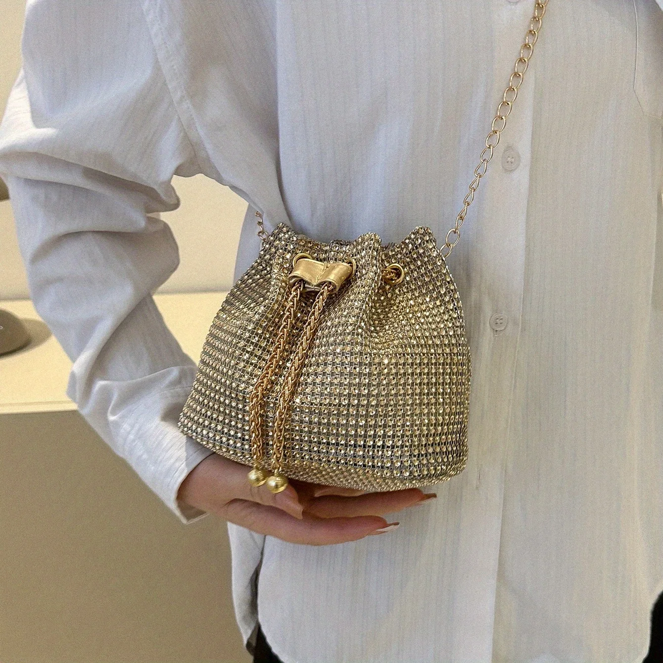 Glitzernde Strass-Umhängetasche für Damen, Kordelzug-Beuteltasche, Multifunktionales Formelles Design für den täglichen Arbeitsweg – Detail 7