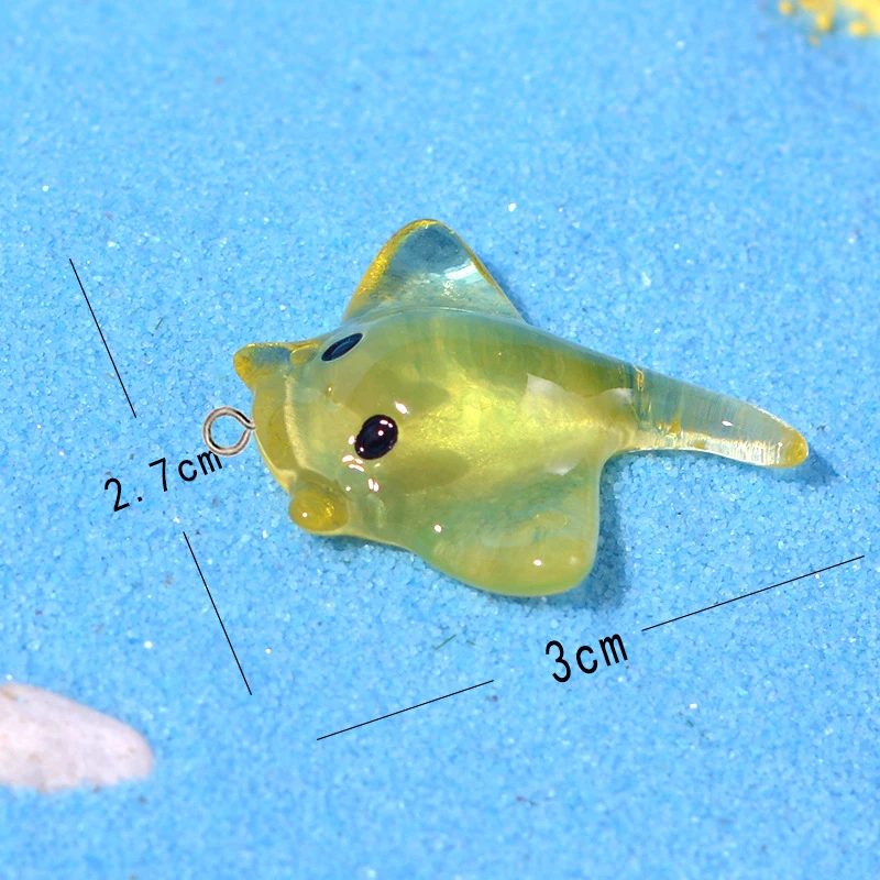 10Pcs Mini Cute Manta Rays Fish Resin Charms Colorful transparent Animal Pendants for Earring Keychain DIY Jewelry Making