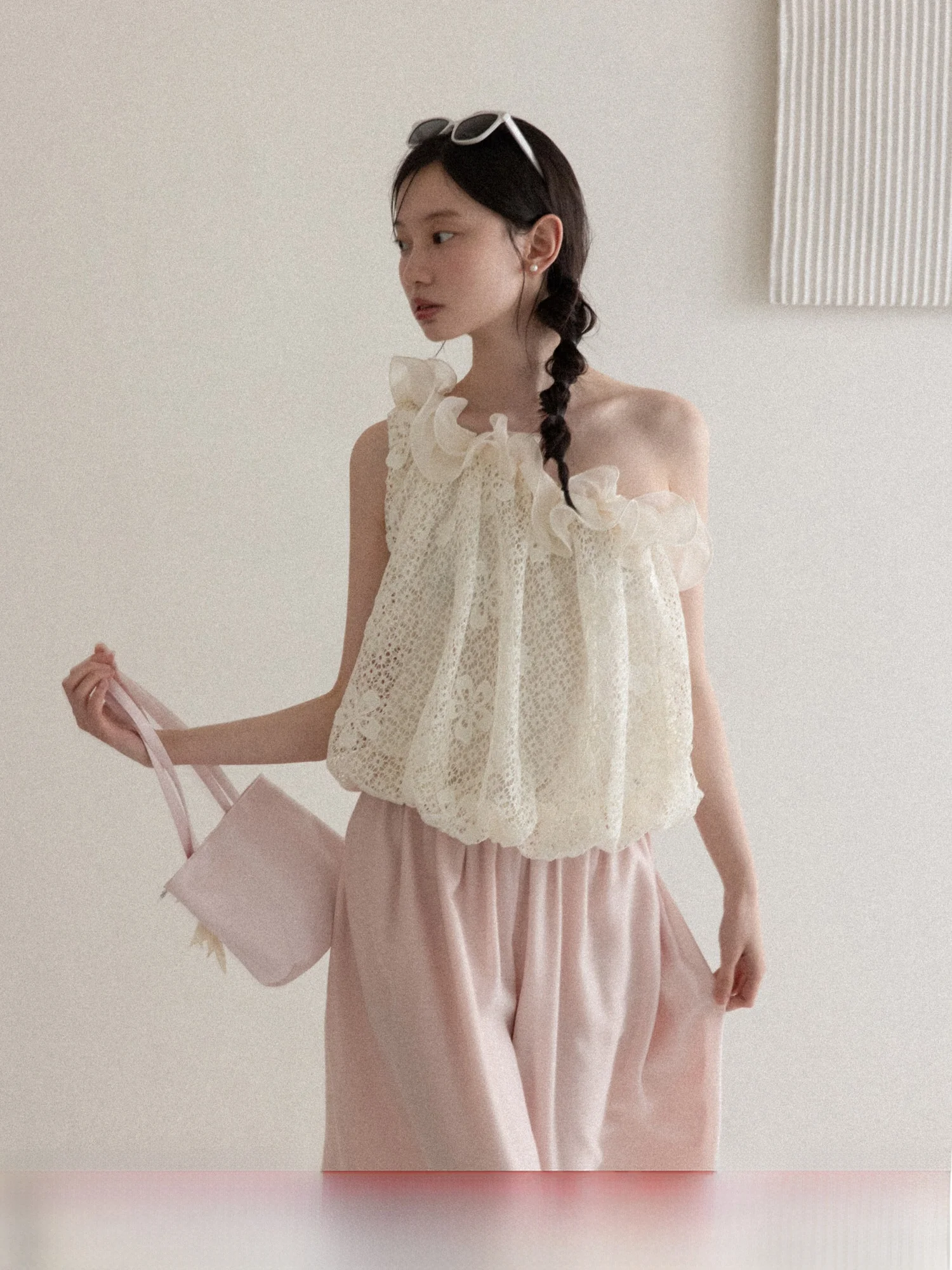 

Cherry Blossom Lace Hook Embroidery Hollow out Shoulder Strap Vest Women's Sleeveless Top Summer 2026 Casual Loose Fit Polyes...