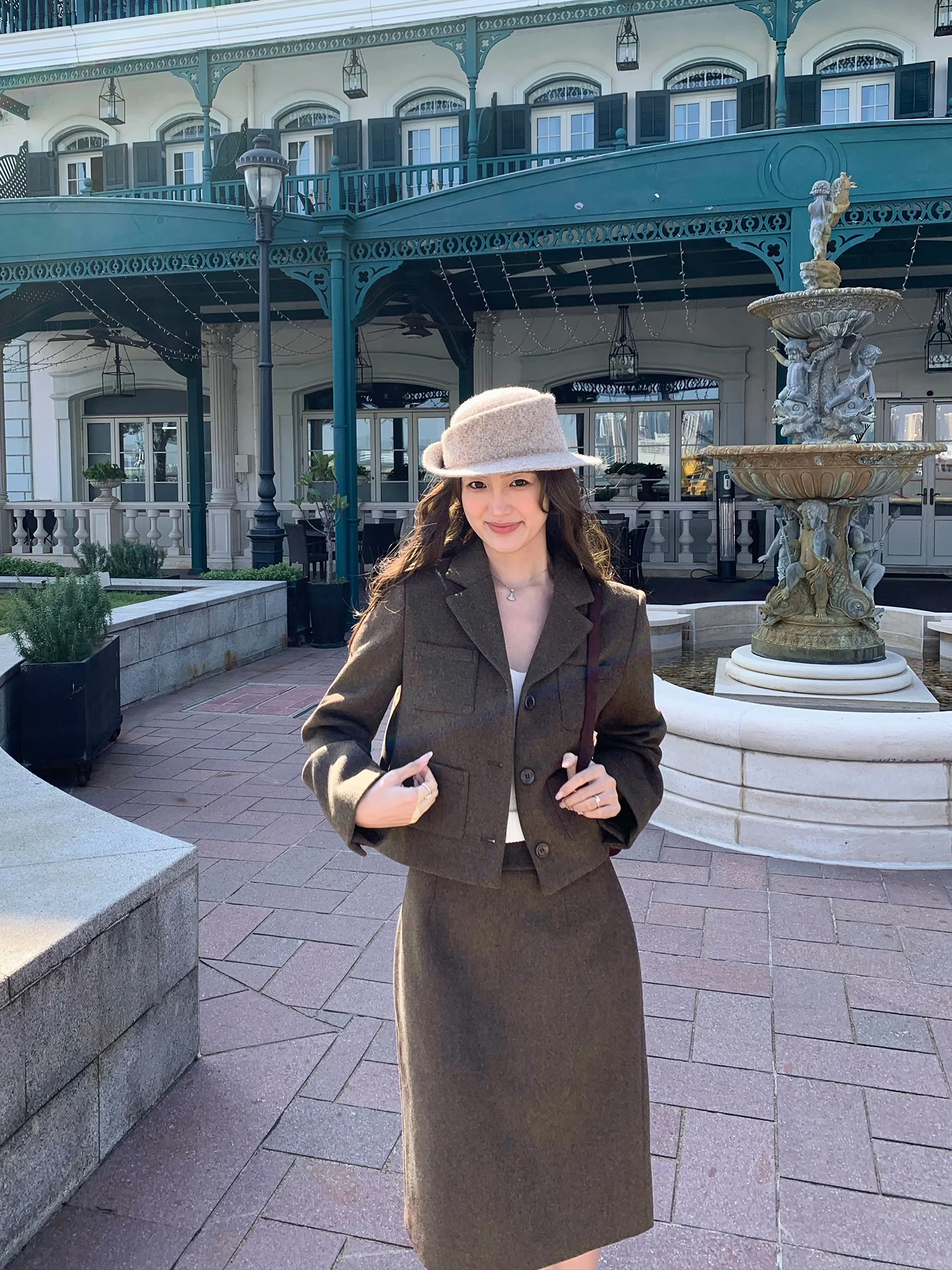 

Шерстяной костюм Ele: пиджак с воротником-стойкой и юбка прямого кроя, комплект из двух предметов для женщин, весенняя мода