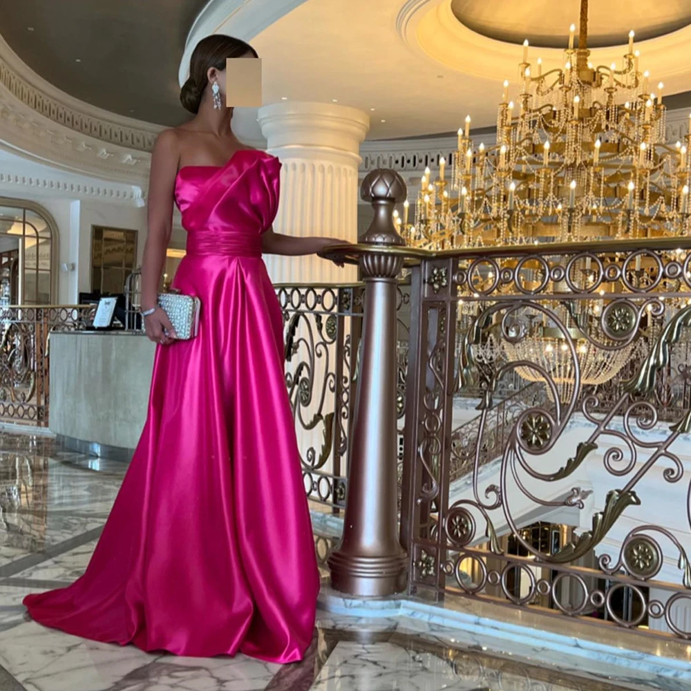 

Elegant Luxury Evening Dress 2024 Sweetheart Solid Color Sleeveless Pleats Sweep Train Satin Classic Celebrity Dress Dubai