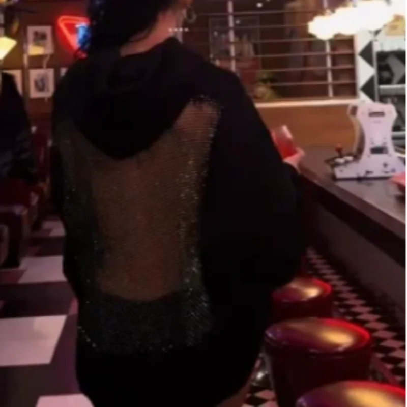 Рисунок 2 - Шикарная ажурная куртка с капюшоном для женщин