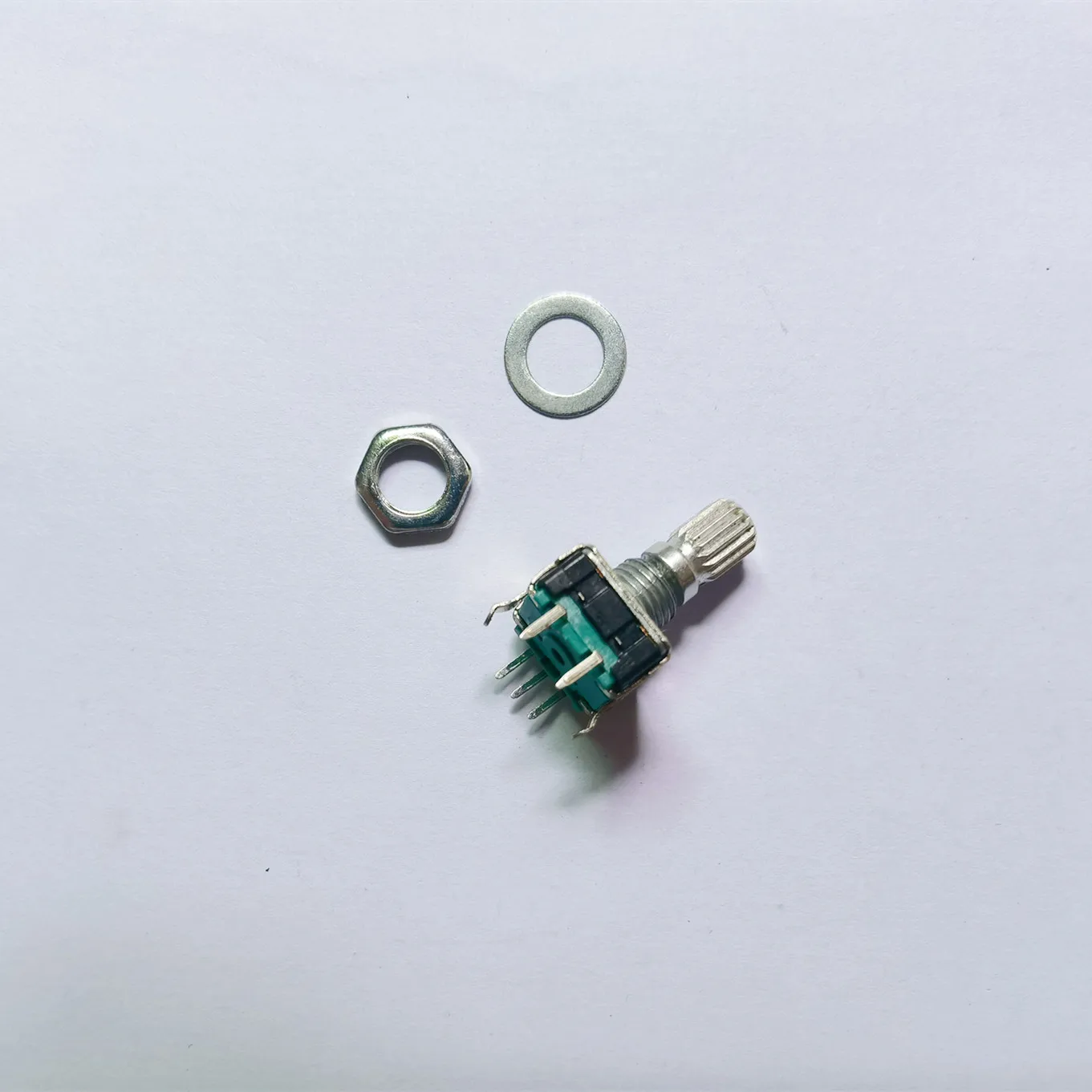 Original new 100% EC12S-15KQ-24 EC12 with step 24-point encoder with switch handle thread length 15mm