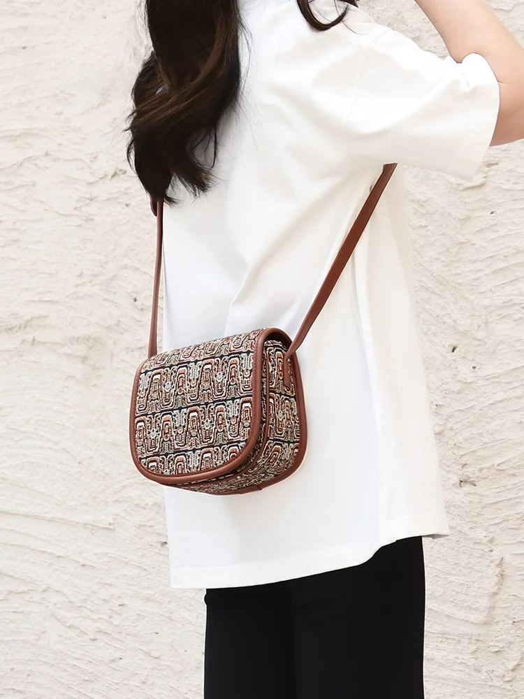 National Museum of China Creative Embroidered Saddle Bag Wave Pattern Birthday Gift High Quality Versatile Cultural Product