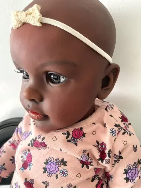 SINO-BB Fornecimento limitado personalizado 28 polegadas Reborn Baby Pippa African Girl Boneca já finalizada com vestido diferente