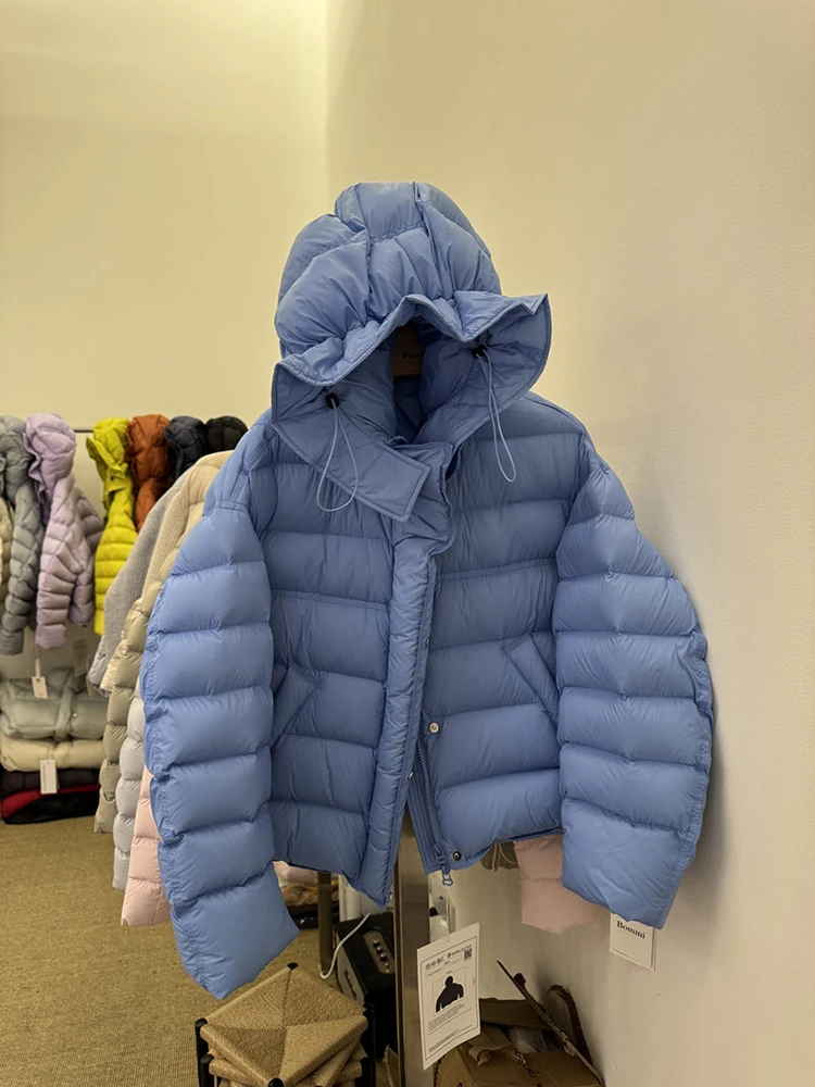 90 Piumino d'anatra bianco stile corto 2025 Inverno delle nuove donne con cappuccio a costine di maiale Puff Feel Versione coreana Cappotto allentato Alla moda