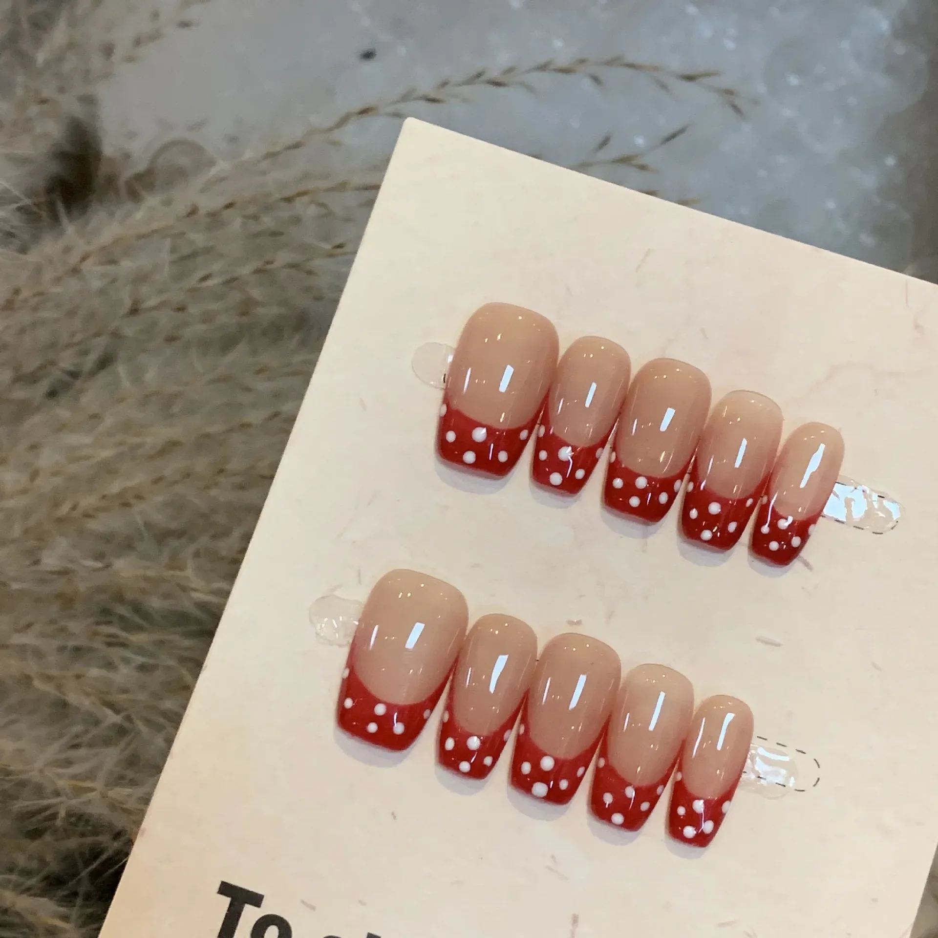 10Pcs Handmade Mid-Length Red Press on Nail with Pearl French Nail Sweet Fashion Polka Dot Fake Nails Wearable Acrylic Nail Tips