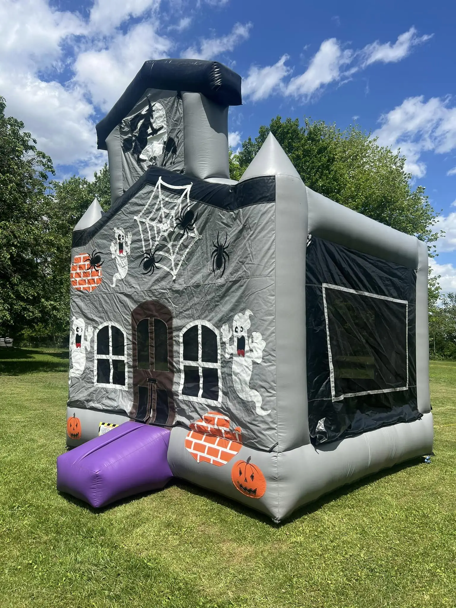 Best Selling Commercial PVC Halloween Inflatable Castle Combo Custom Bouncy House for Children