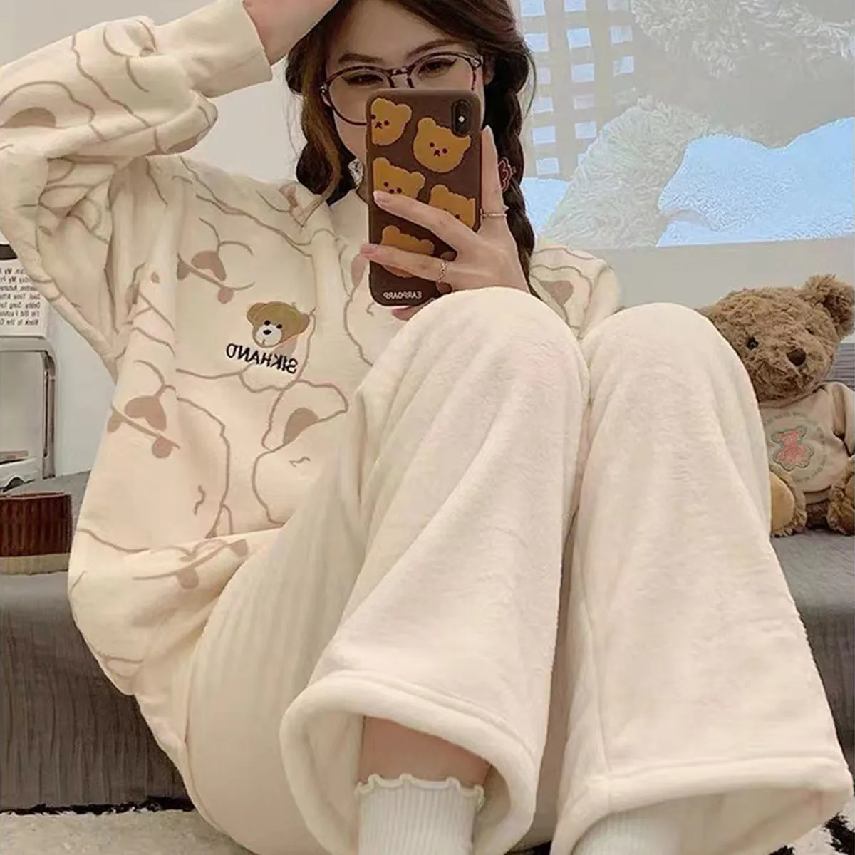 Large Size Pajamas Women Winter Coral Velvet Student Homewear Two-Piece Wearable O-Neck Long Sleeve Flannel Striped Sleepwear