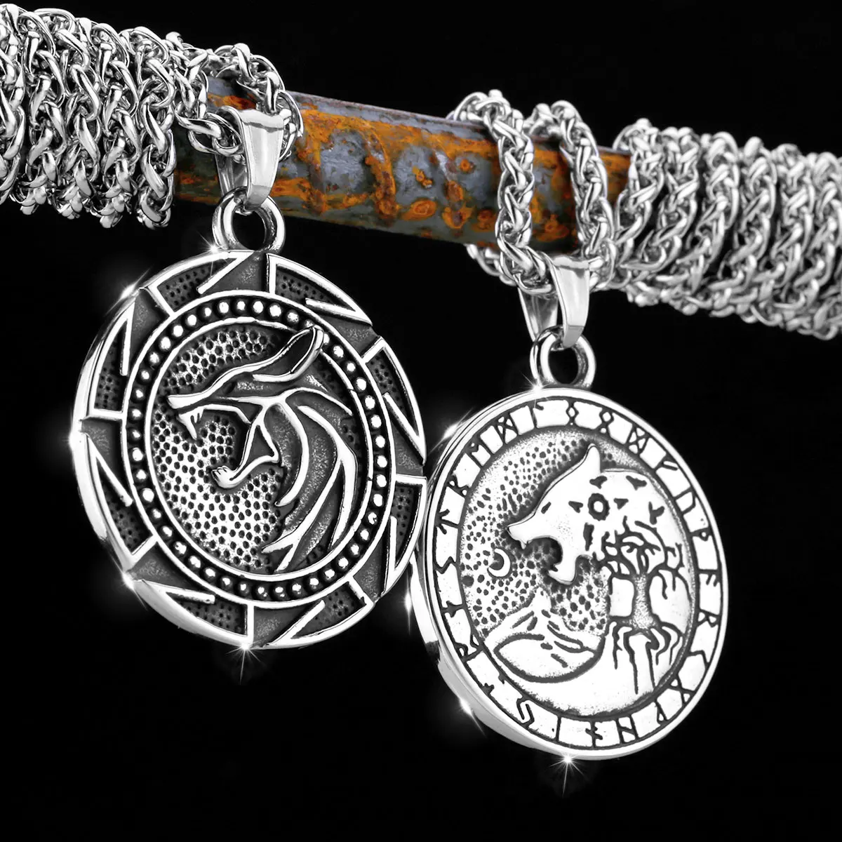 Mens Vintage Viking Wolf Pendant Runes Necklace Punk Street Rock Nordic Stainless Steel Odin Wolf Head Necklace Fashion Jewelry