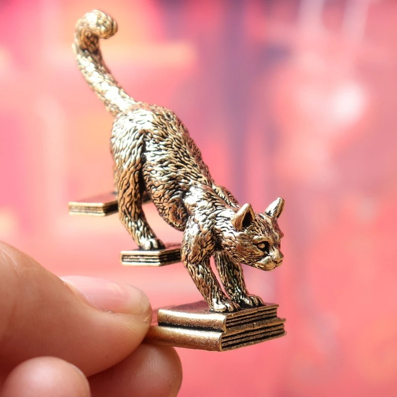 2/1 Piece Creative Book-Themed Cat Figurine Brass Ornament, Vintage Cultural and Creative Crafts, Stylish Home Decor, Suitable for Personal Collection, Holiday Gift