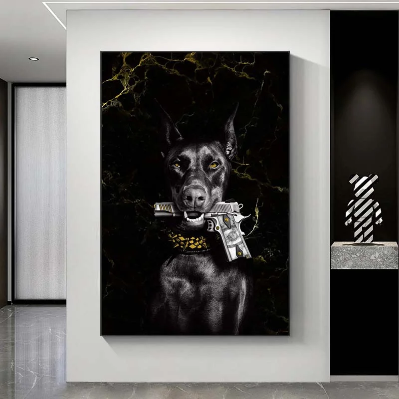 الموضة الحديثة كلب أسود دوبيرمان الأسد مع ملصق مسدس ، لوحة قماش ، فن حائط حيوان فاخر ، صورة لديكور غرفة المعيشة