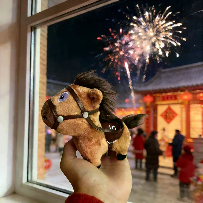 

Плюшевая игрушка-талисман Года Лошади: маленькая лошадка, подвеска-брелок «Ветер и волны»