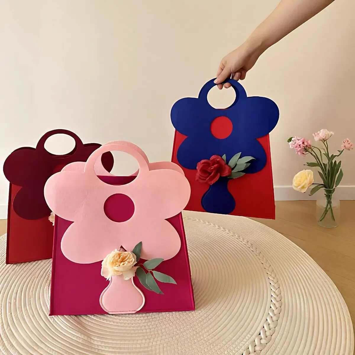 wedding-bridesmaid-handheld-gift-bag-mother's-day-floral-felt-bag-ladies-present-tote-bag-non-special-use-cosmetic-product