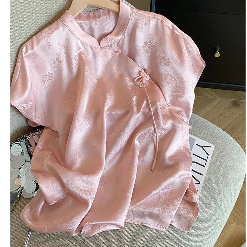 Cheongsam de estilo chino de Jacquard rosa, Top Tang de manga corta, ropa de satén para mujer, blusa Qipao Vintage con botones