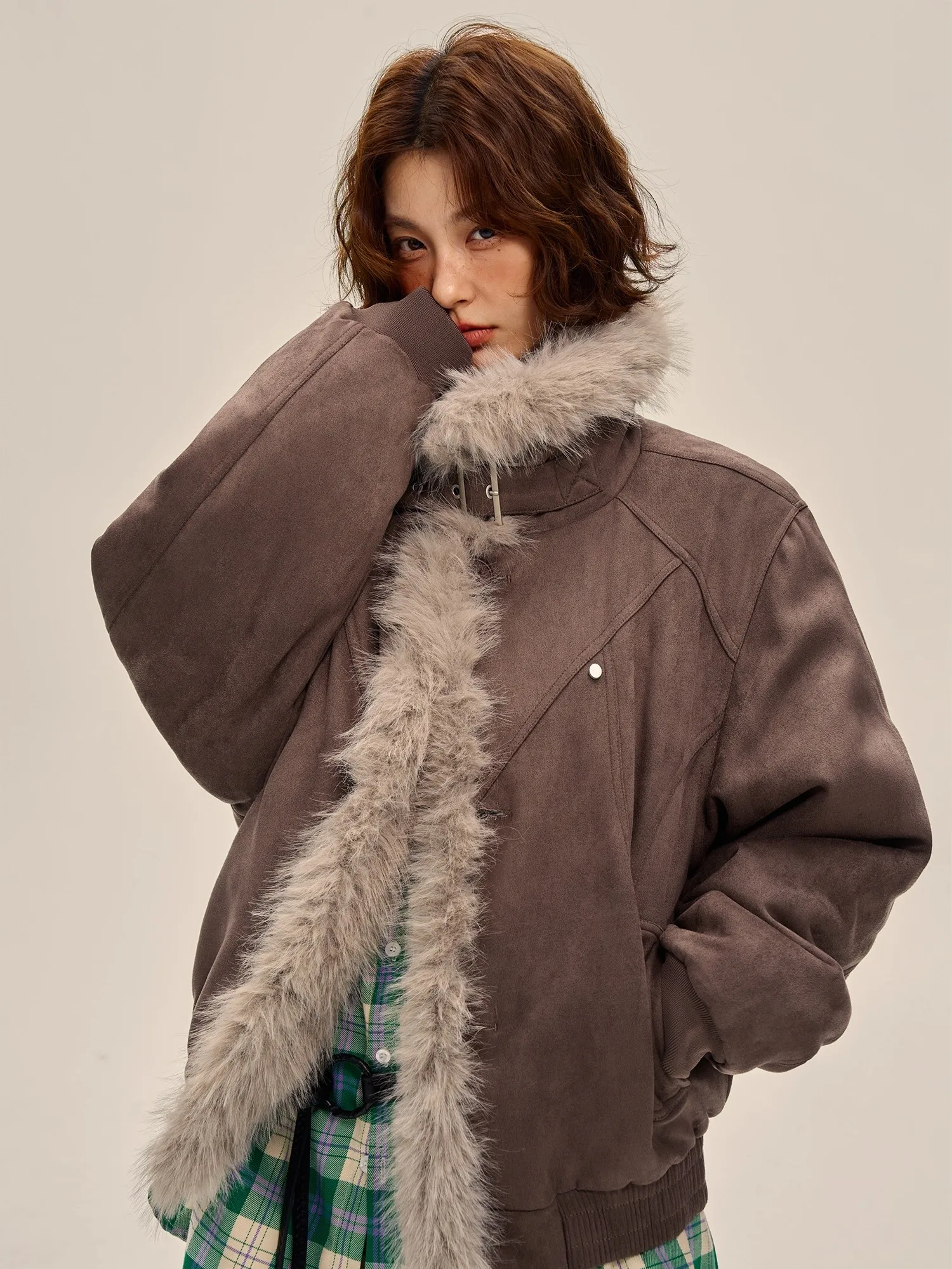 Met fleece gevoerde suède warme jas Winterjas met bontkraag Straat losse pasvorm Lange mouwen Opstaande kraag Effen jas zonder capuchon