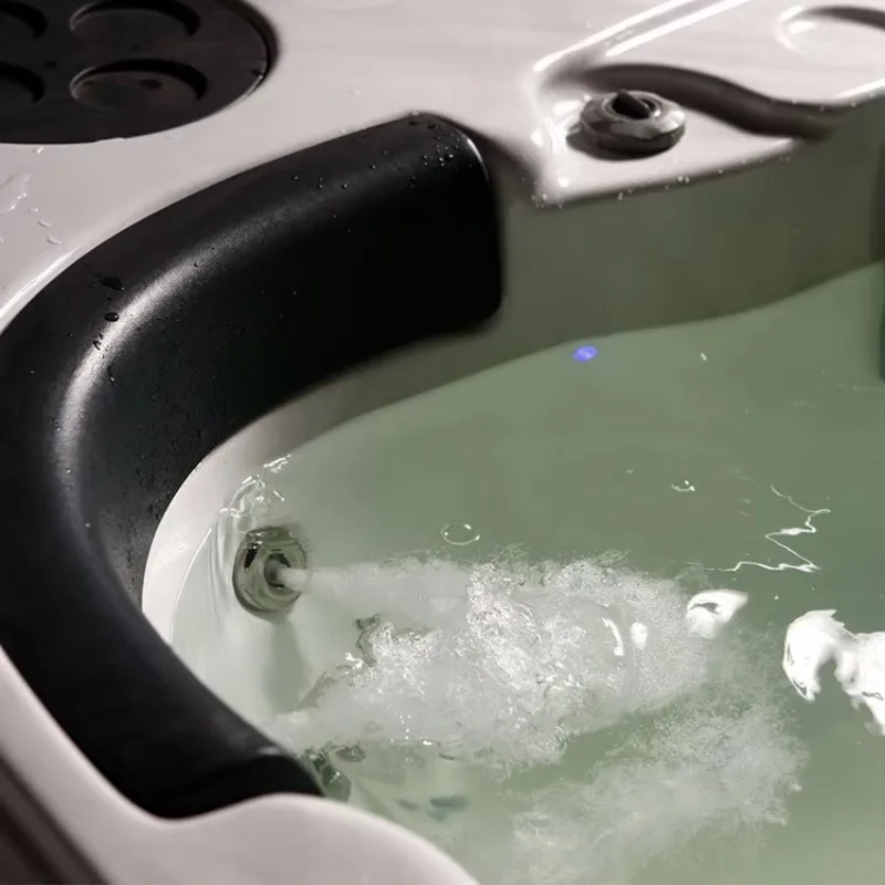 Fabrik in den USA, Acryl-Balboa-System, steuert einen rechteckigen Outdoor-Whirlpool und Schwimmbecken für 8 Personen.