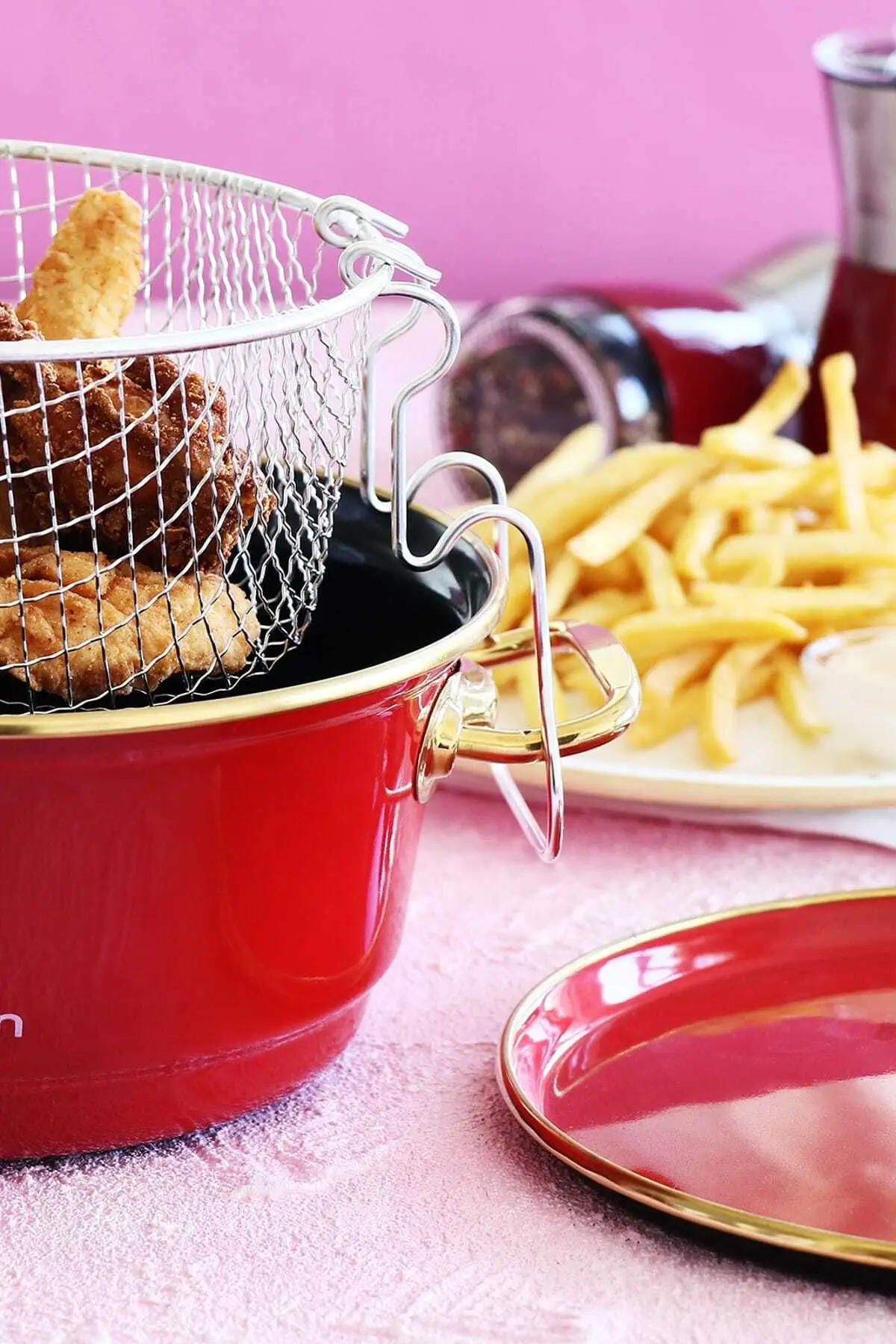 Troy Enamel 20 cm Fry pot Red-Enamel 20 cm Fry pot Red Volume: 3.2 Litres Depth: 10 cm